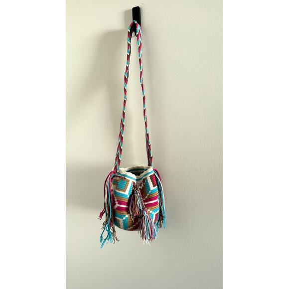 Mochila Wayuu Small Bucket Bag Purse Columbia Multi Color Handwoven - Picture 1 of 9